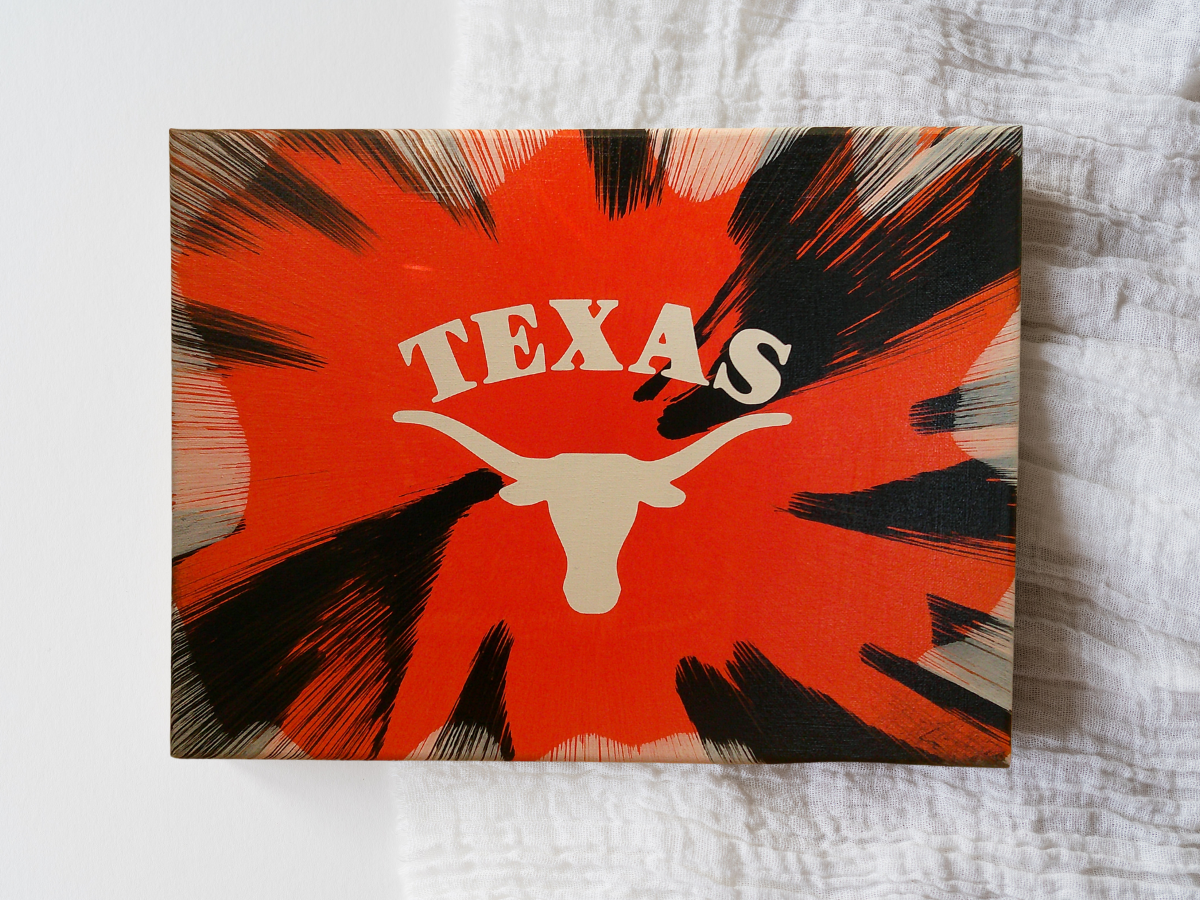 Spin Art canvas of Texas Longhorns logo on a textured background